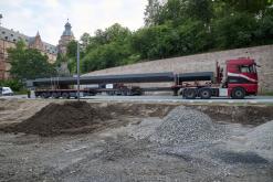 Stahlsteg für den Aufzug am Schlossufer