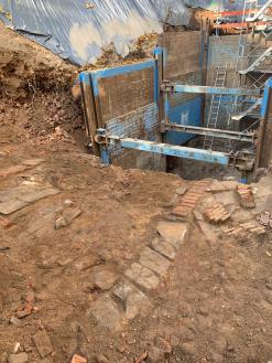 Mauerfund an der Baustelle