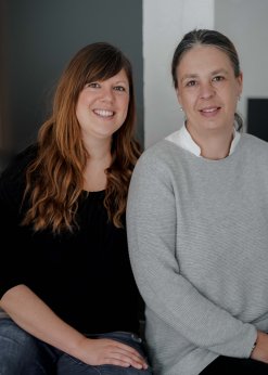 Stefanie Herr und Alexandra Hein, Hebammen