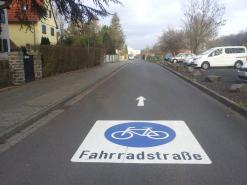 Bodenmarkierung Fahrradstraße