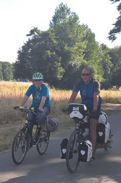 Der Stadtradeln-Botschafter mit der Stadtradeln-Koordinatorin beim Radfahren