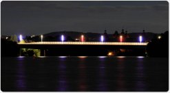 beleuchtete Ebertbrücke