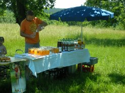 Schlaraffenburger-Saftausschank auf der Streuobstwiese