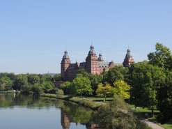 Schloss Johannisburg, Blick von der Willigisbrücke