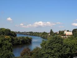 Blick vom Main auf das Pompejanum