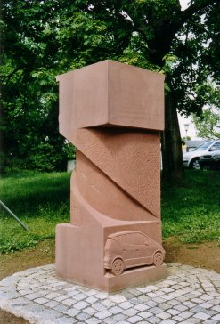 Das Denkmal der Autolenkerschule an der Suicardusstraße