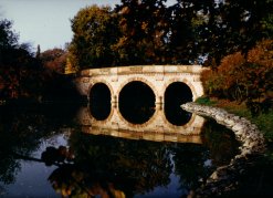 Blick auf die Rote Brücke