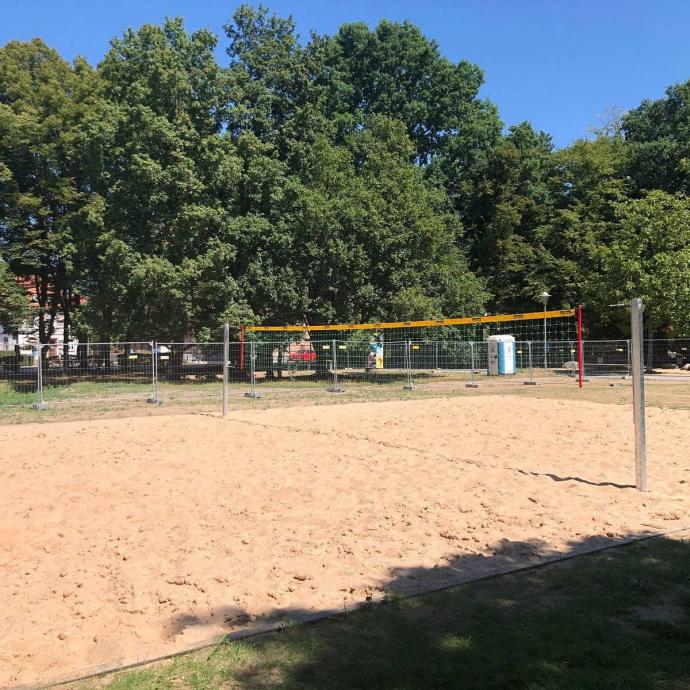  Beachvolleyballplatz auf der Großmutterwiese