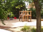 Holzspielgerüst auf dem Spielplatz Südring / Dunzerstraße