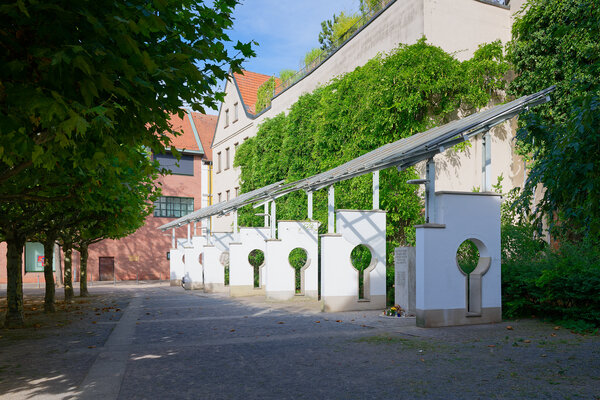  Der Wolfsthalplatz am Jüdischen Museum