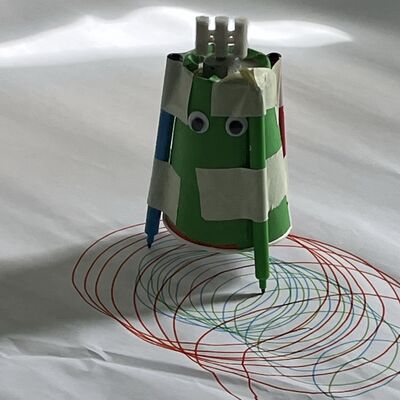 kleiner selbstgebauter Roboter
