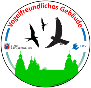 Bild vergr&ouml;&szlig;ern: Logo Vogelfreundliches Gebäude, Vögel fliegen über Schloss Johannisburg