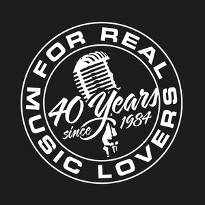 Bild vergr&ouml;&szlig;ern: Logo Colos-Saal, Mikrofon auf schwarzem Hintergrund