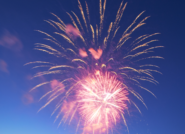 Rakete am Himmel mit Sterneneffekt