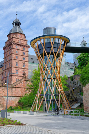 Bild vergr&ouml;&szlig;ern: Aufzug