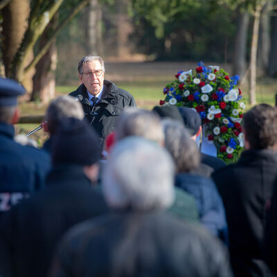 Bild vergr&ouml;&szlig;ern: Oberbürgermeister Jürgen Herzing bei seiner Ansprache