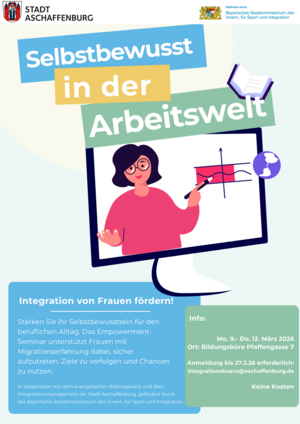 Bild vergr&ouml;&szlig;ern: Auf einem Computerbildschirm erklärt eine Frau eine Grafik.