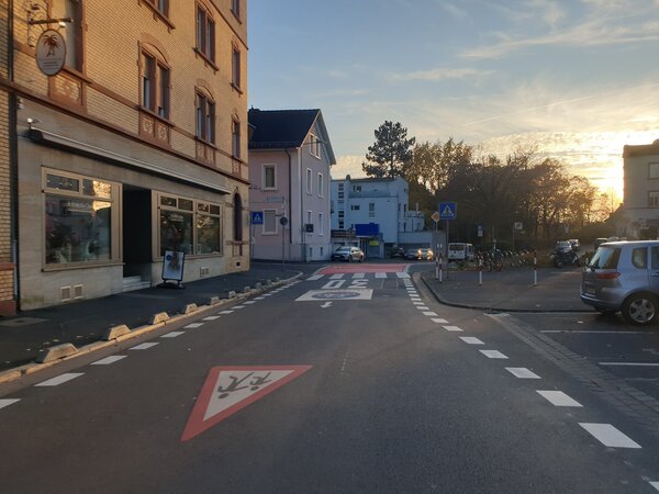 Bild vergr&ouml;&szlig;ern: 61_Rad_Neuigkeiten_2025-11-06Neumarkierung-Brentanoachse_Bereich-Lamprechtstr