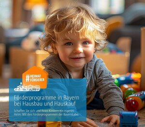 Bild vergr&ouml;&szlig;ern: Kleines Kind spielt auf dem Boden mit Bauklötzen. Das Kind schaut direkt in die Kamera.