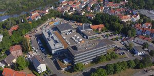 Bild vergr&ouml;&szlig;ern: Blick von einer Drohne auf das Verwaltungsgebäude der Stadtwerke