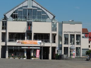 Bild vergr&ouml;&szlig;ern: Stadtbibliothek am Schlossplatz