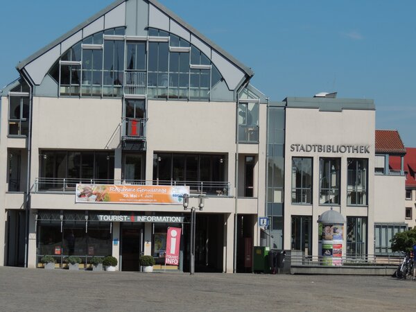 Stadtbibliothek am Schlossplatz 