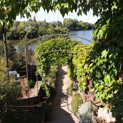 Bild vergr&ouml;&szlig;ern: Schlossgarten